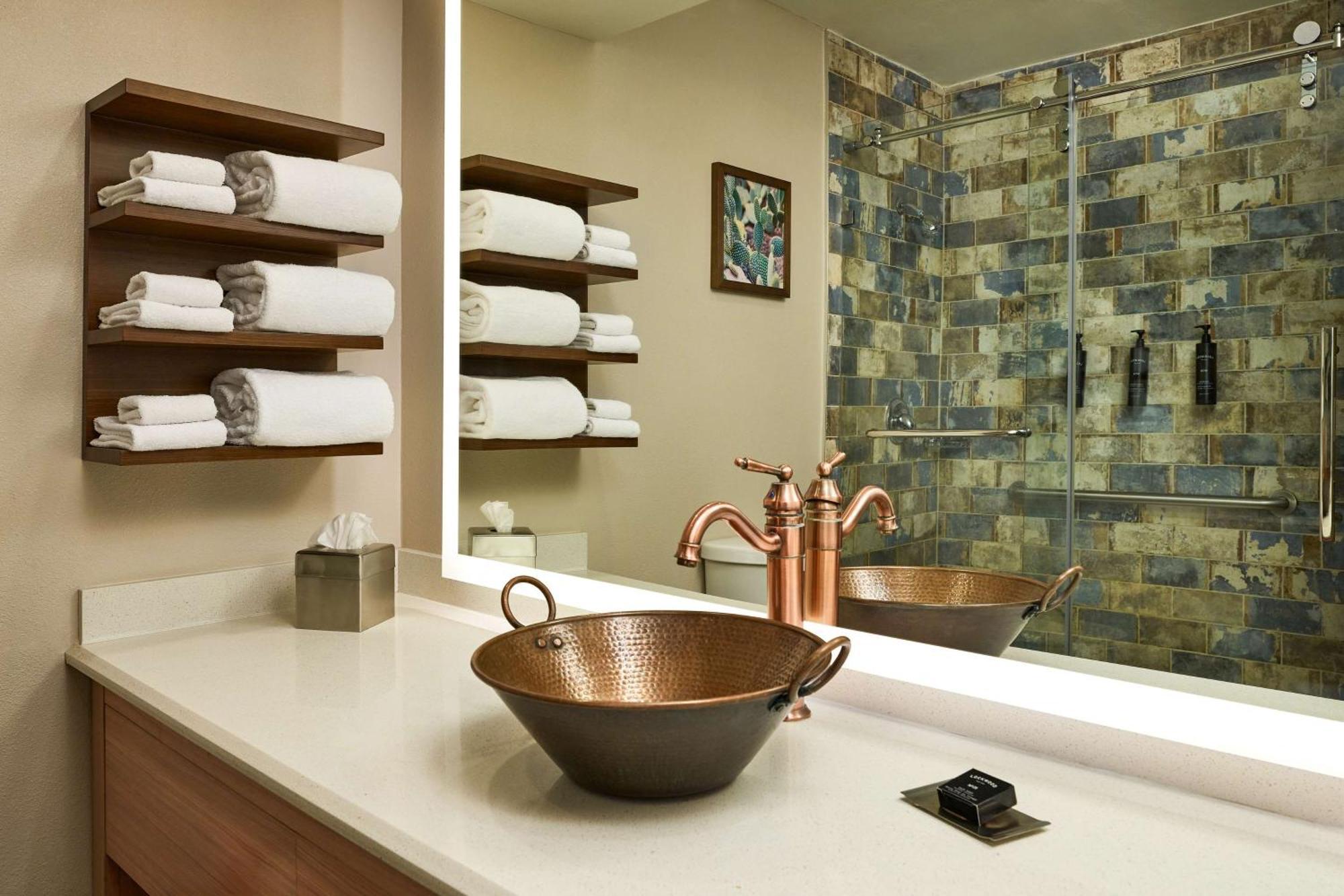 Hilton Tapestry Collection, Don Fernando De 4*