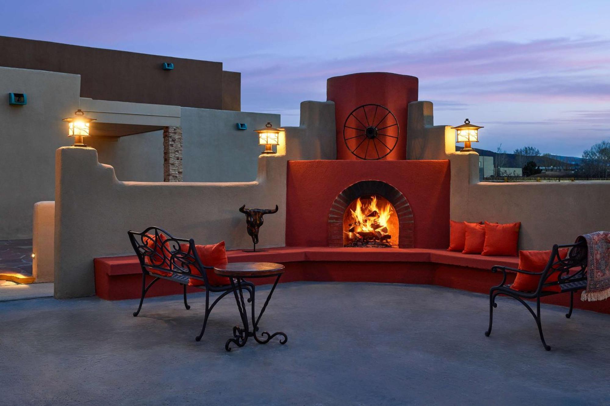 Hilton Tapestry Collection, Don Fernando De Taos