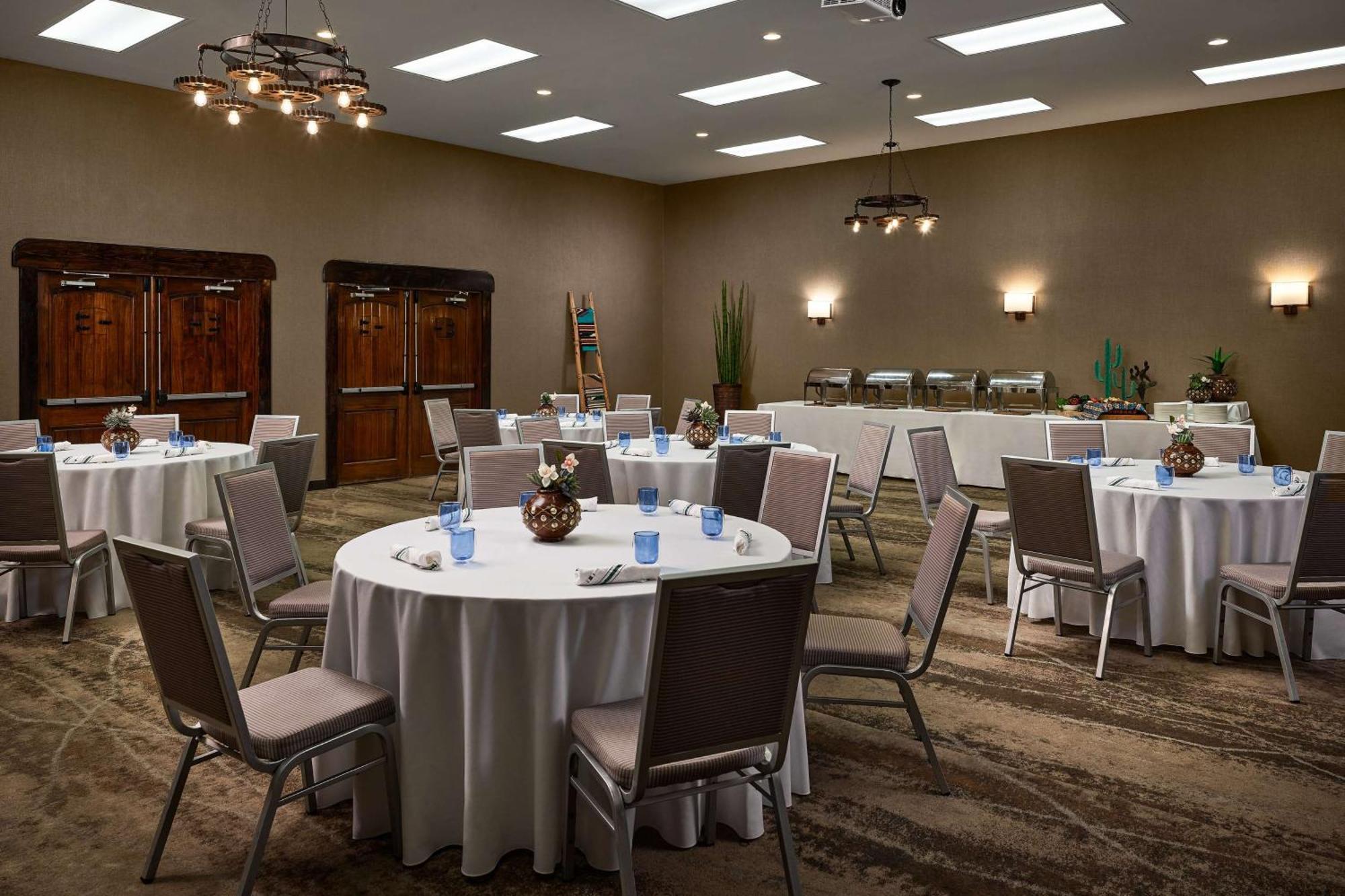 Hilton Tapestry Collection, Don Fernando De Taos